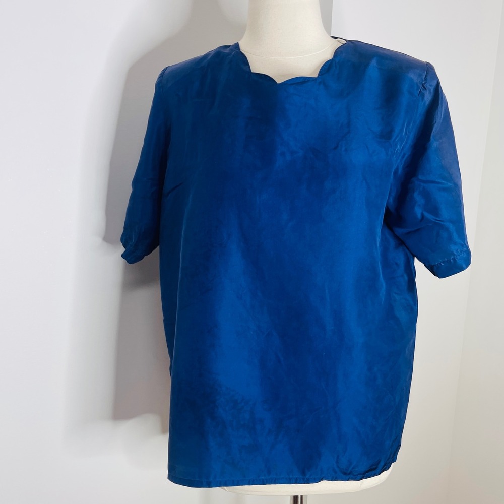 Royal Blue Scalloped Neck Short Sleeve Blouse Keyhole Back Silk Like Top